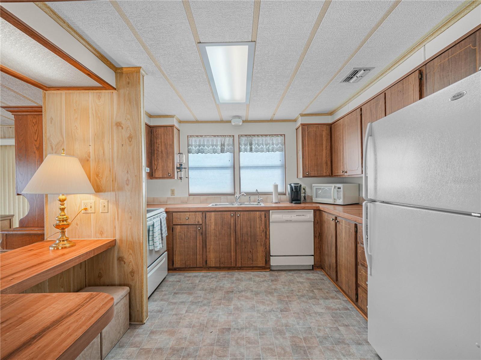 Image 7 of 24 For 1679 Foxway Drive