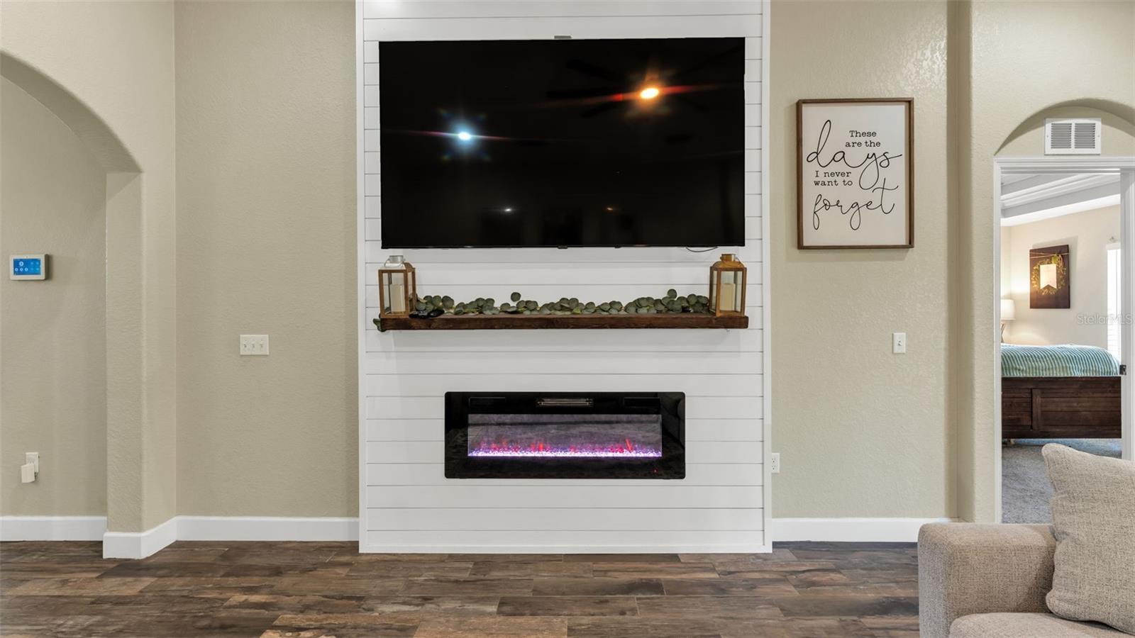 Image 16 of 57 For 6318 Presidential Lane