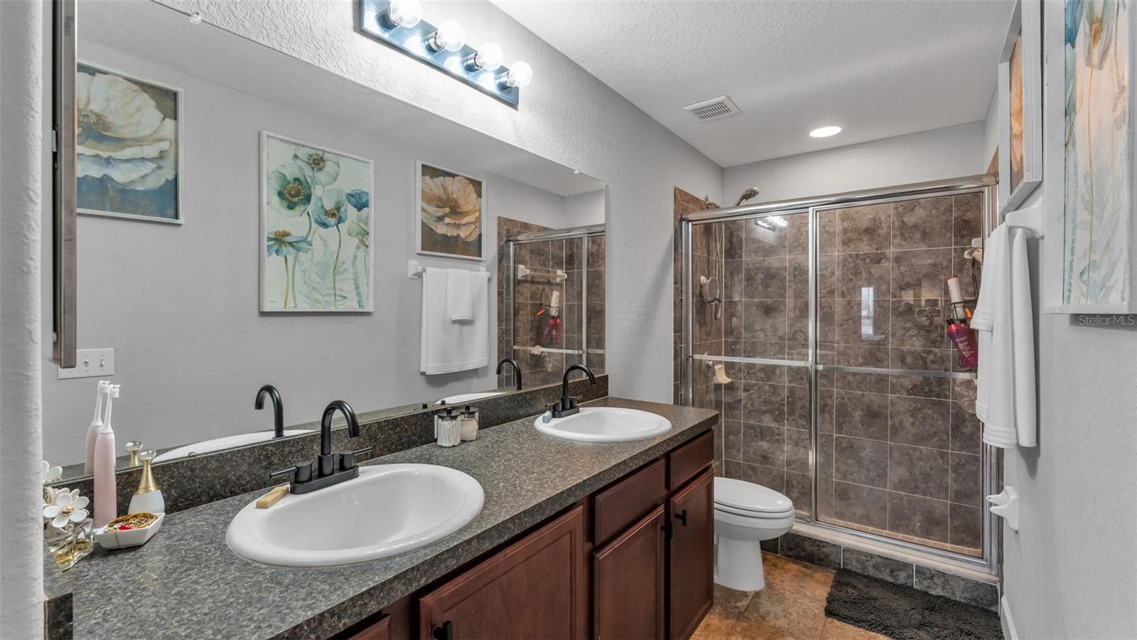 Image 20 of 57 For 6318 Presidential Lane