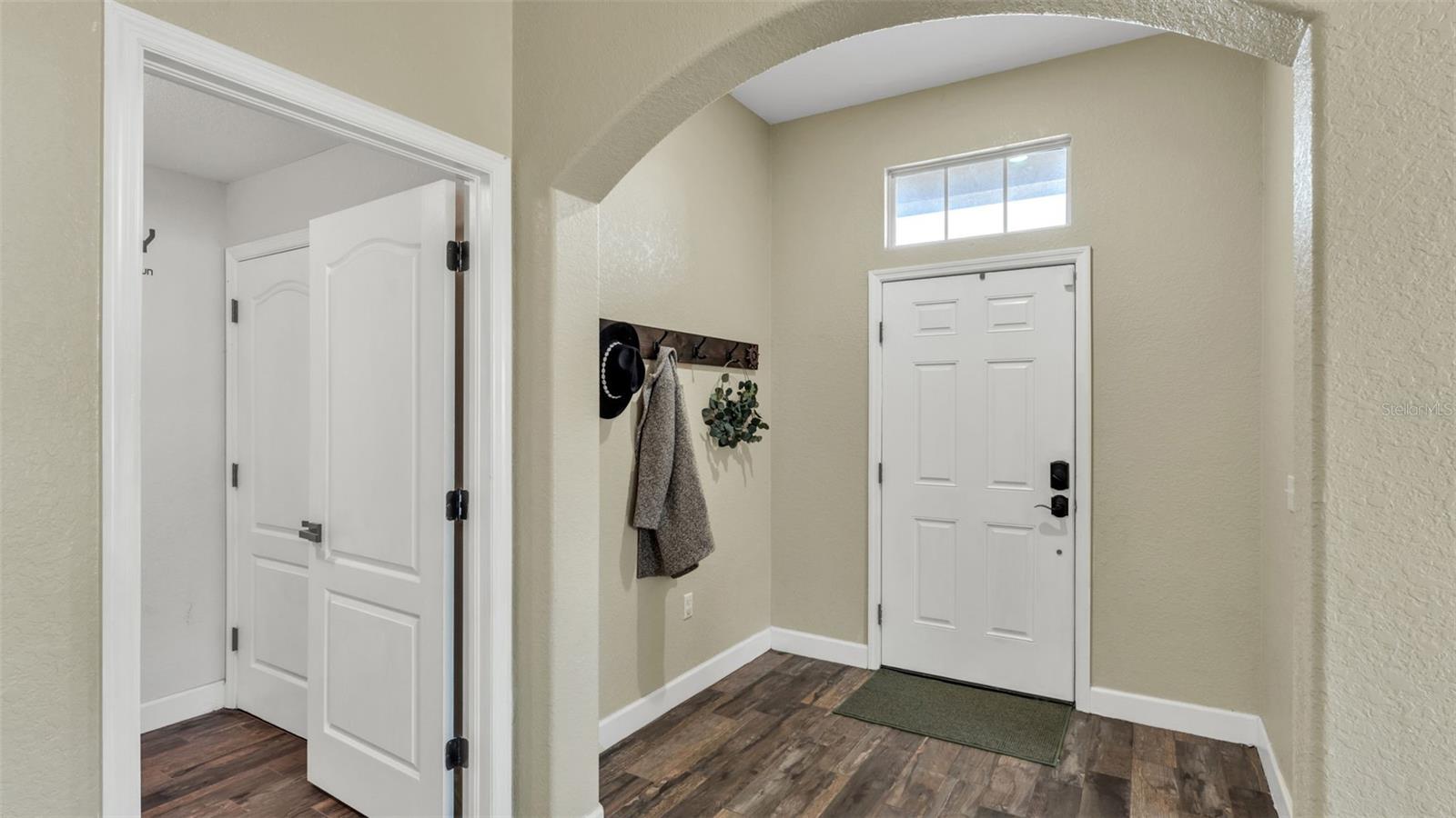 Image 23 of 57 For 6318 Presidential Lane