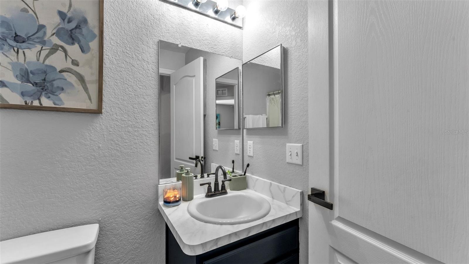 Image 26 of 57 For 6318 Presidential Lane