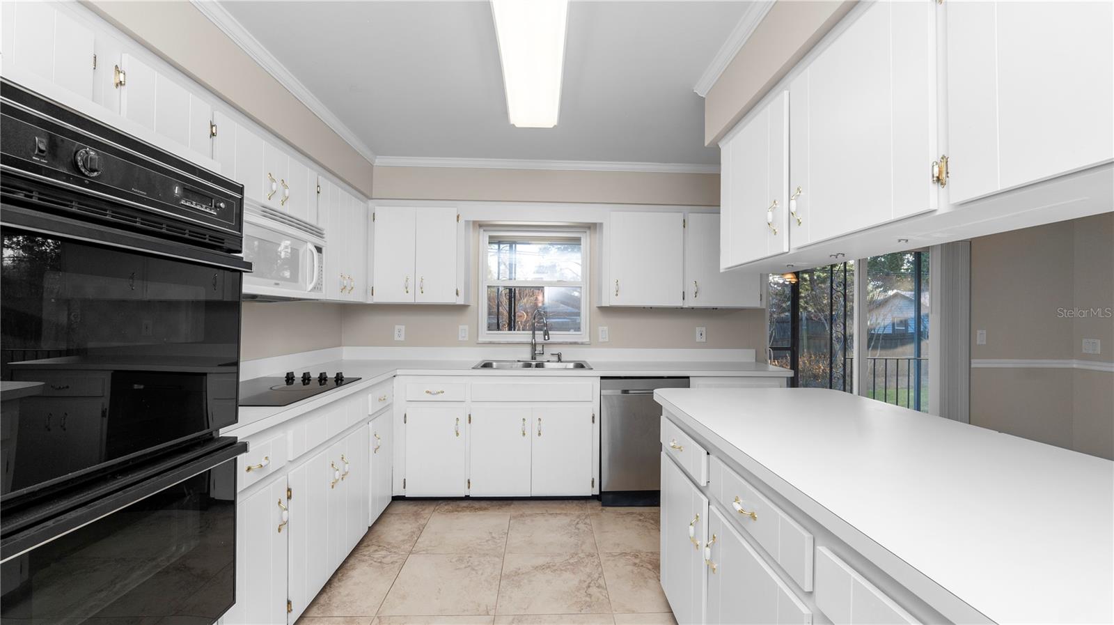 Image 21 of 63 For 1737 Tierra Alta Drive