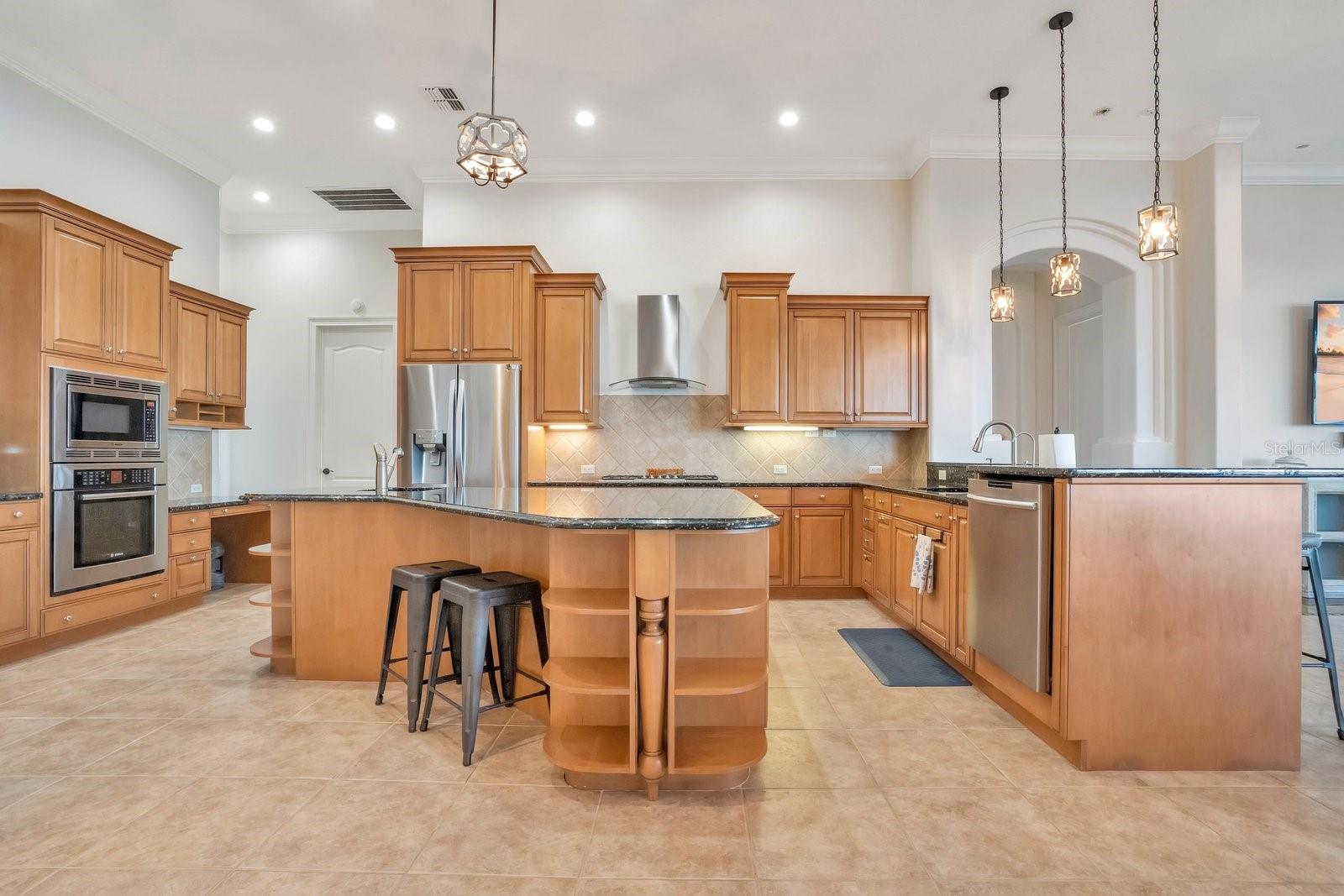 Image 18 of 95 For 3040 Highlands By The Lake Way