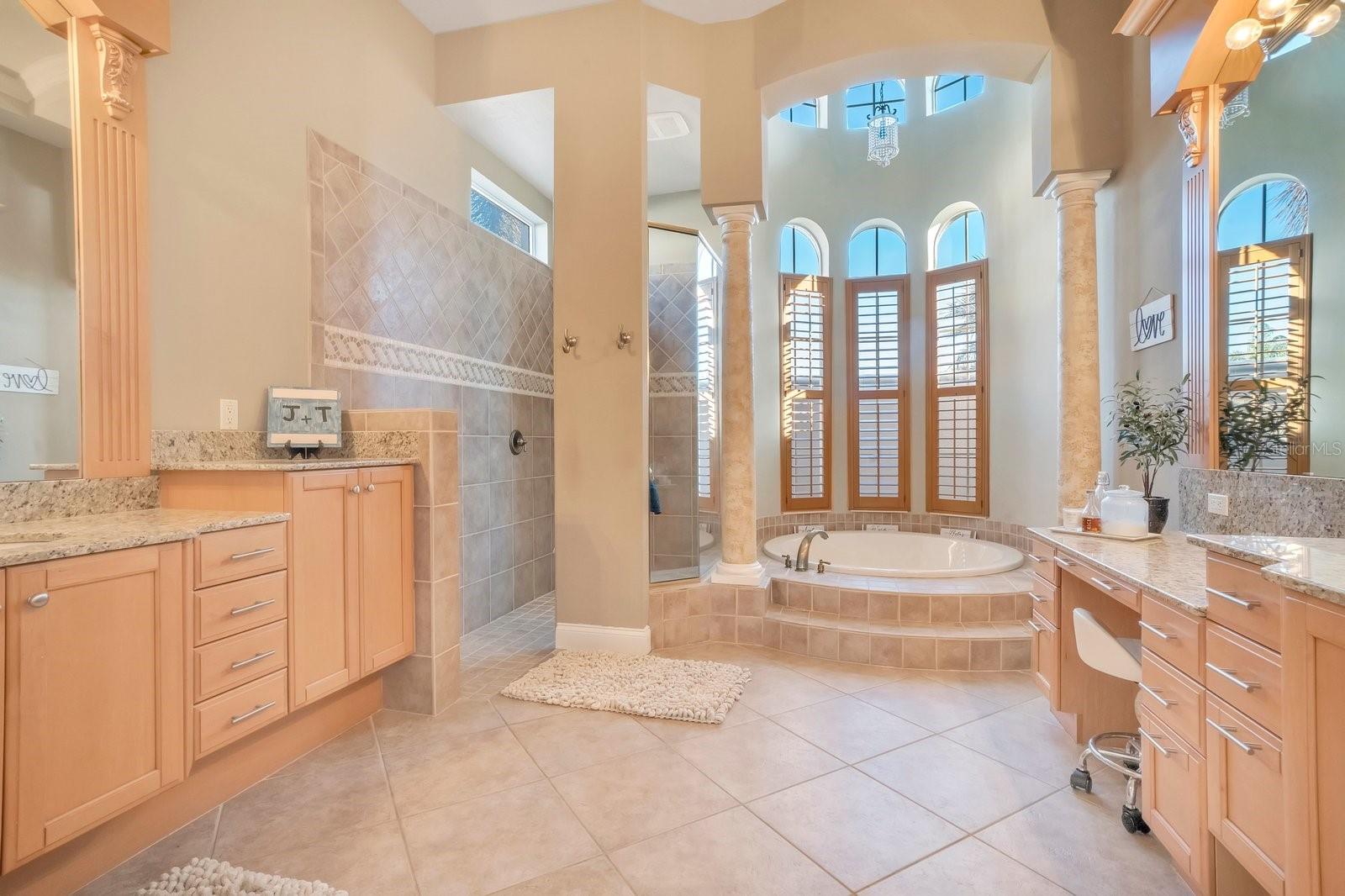 Image 37 of 95 For 3040 Highlands By The Lake Way