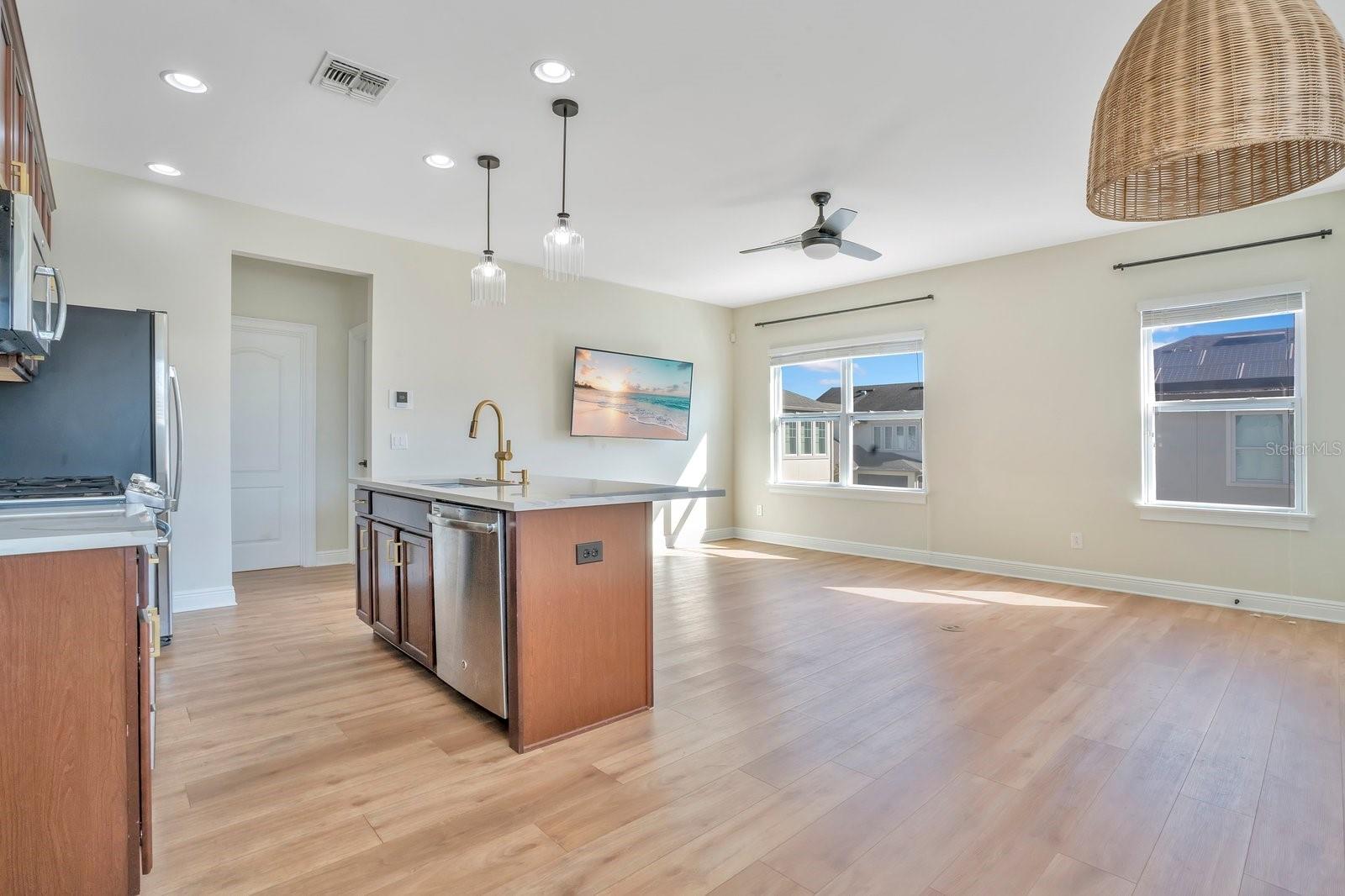 Image 60 of 83 For 13093 Lessing Avenue