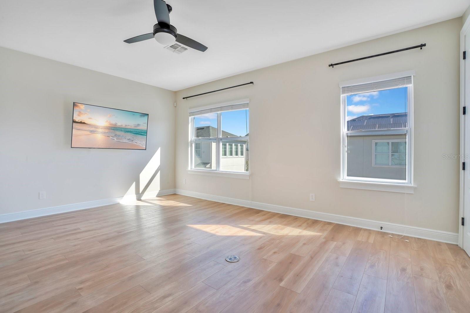 Image 62 of 83 For 13093 Lessing Avenue