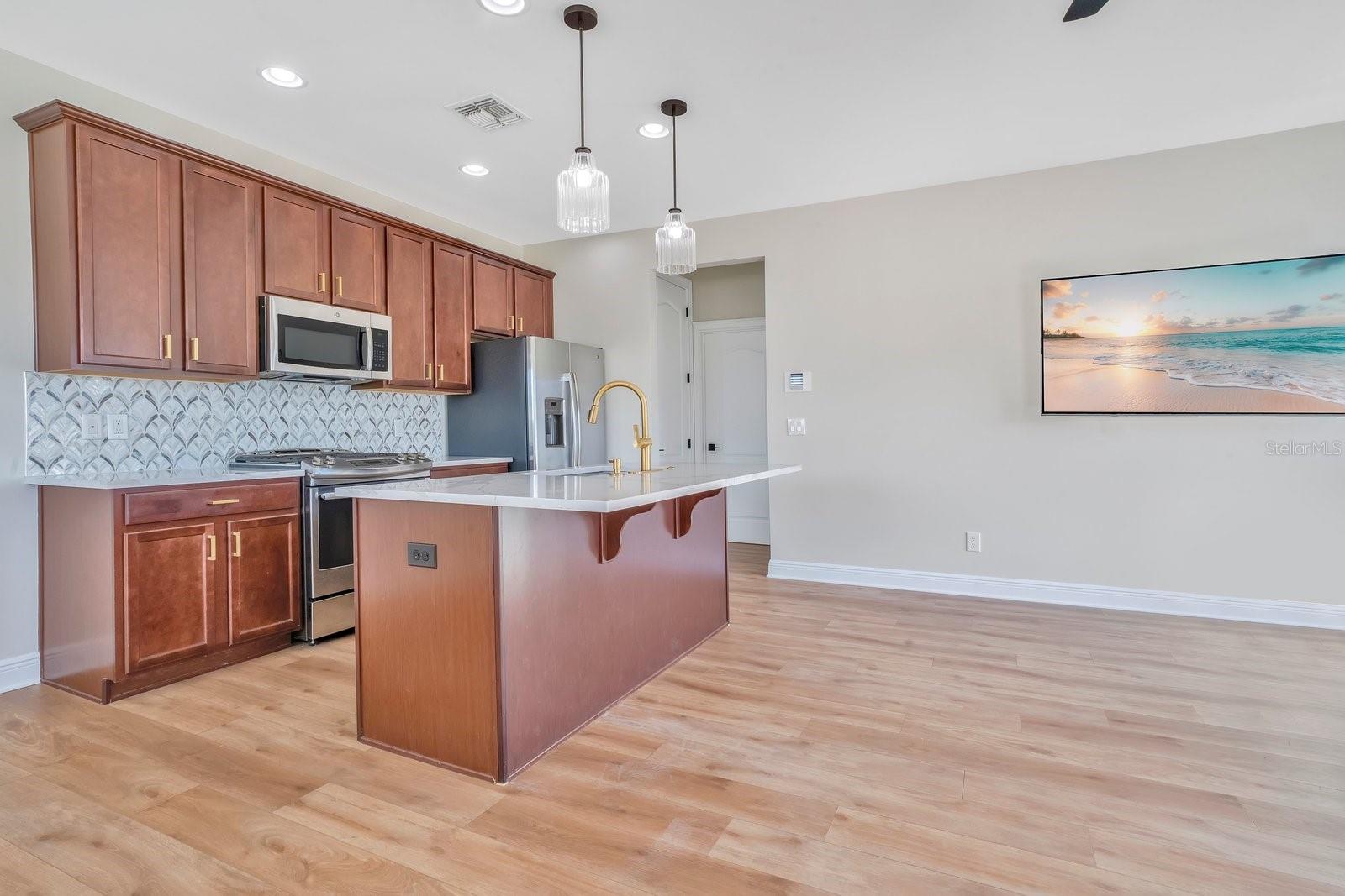 Image 63 of 83 For 13093 Lessing Avenue