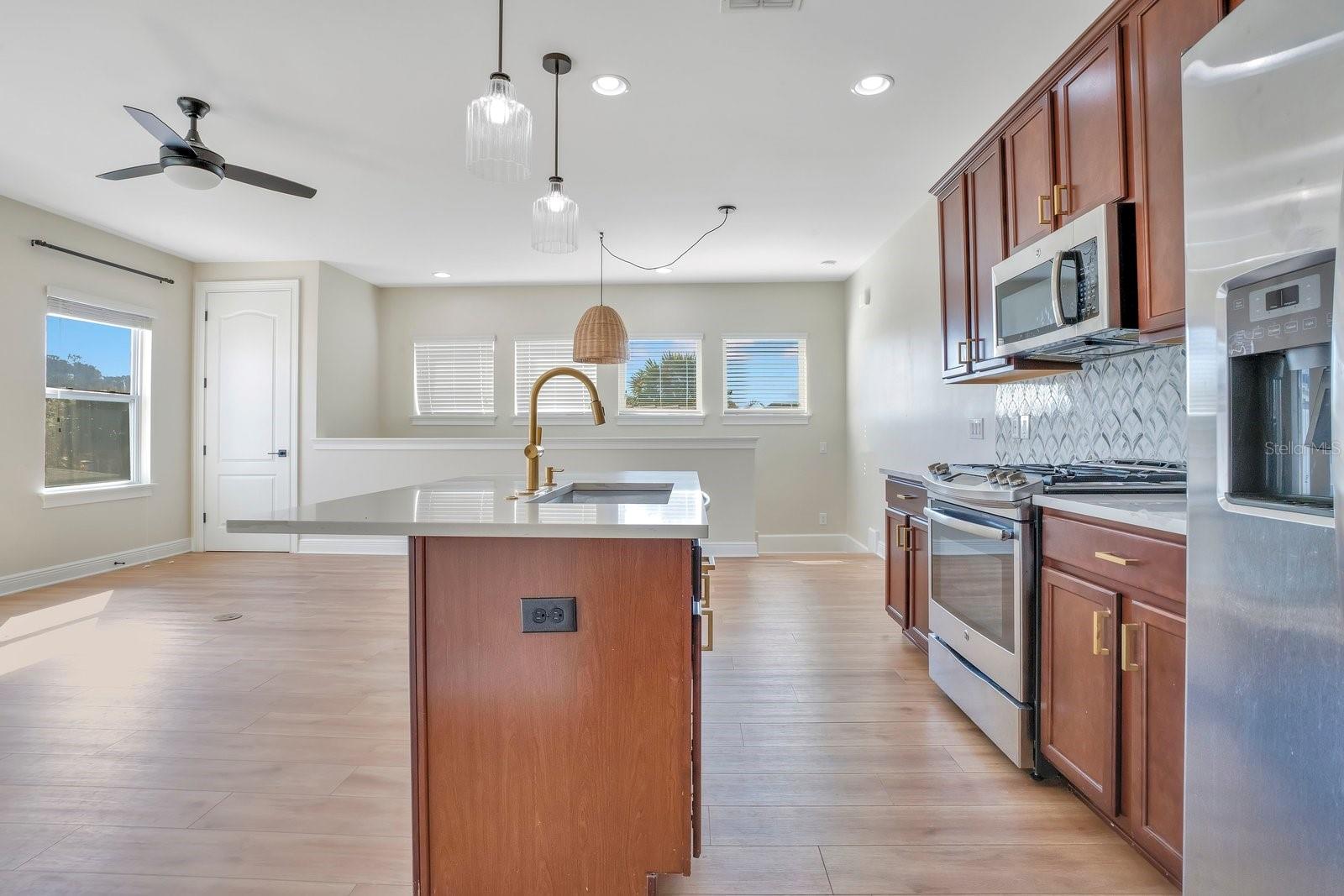 Image 69 of 83 For 13093 Lessing Avenue