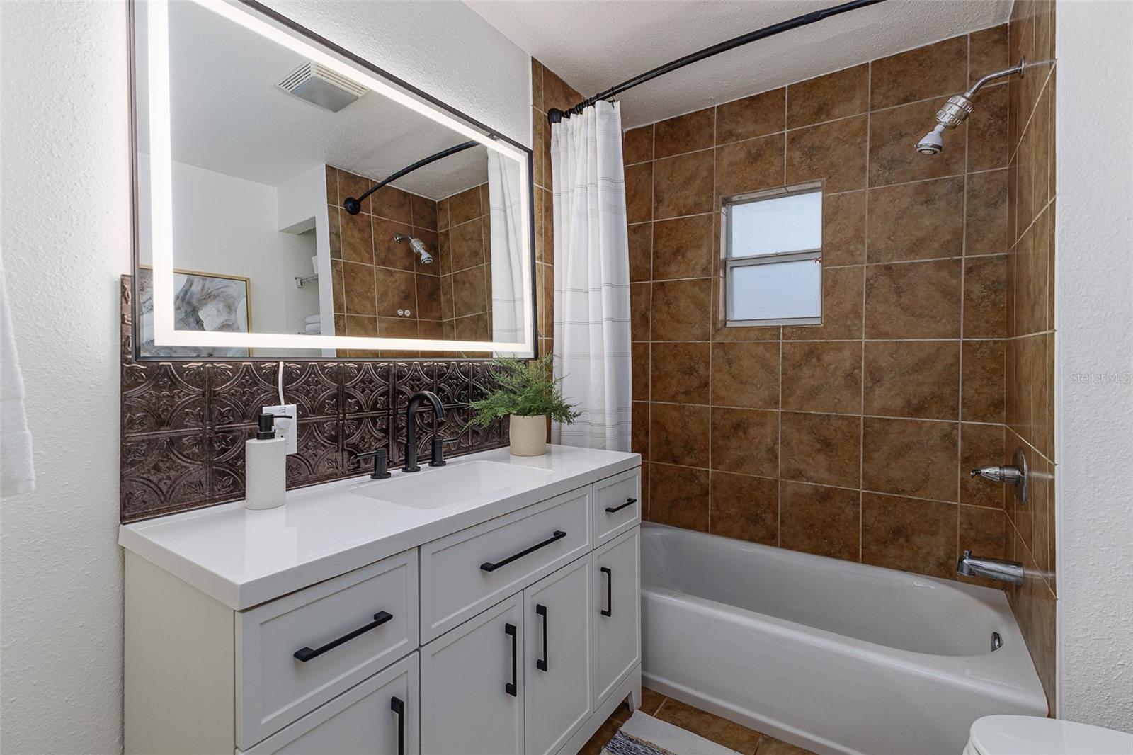 Image 24 of 46 For 516 Walnut Street