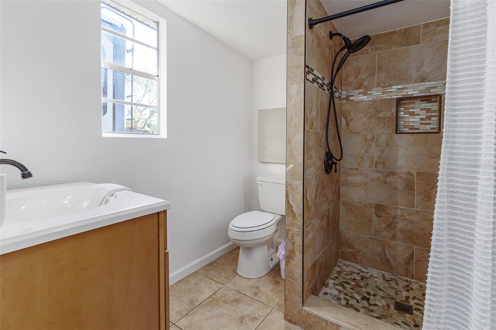 Image 30 of 46 For 516 Walnut Street