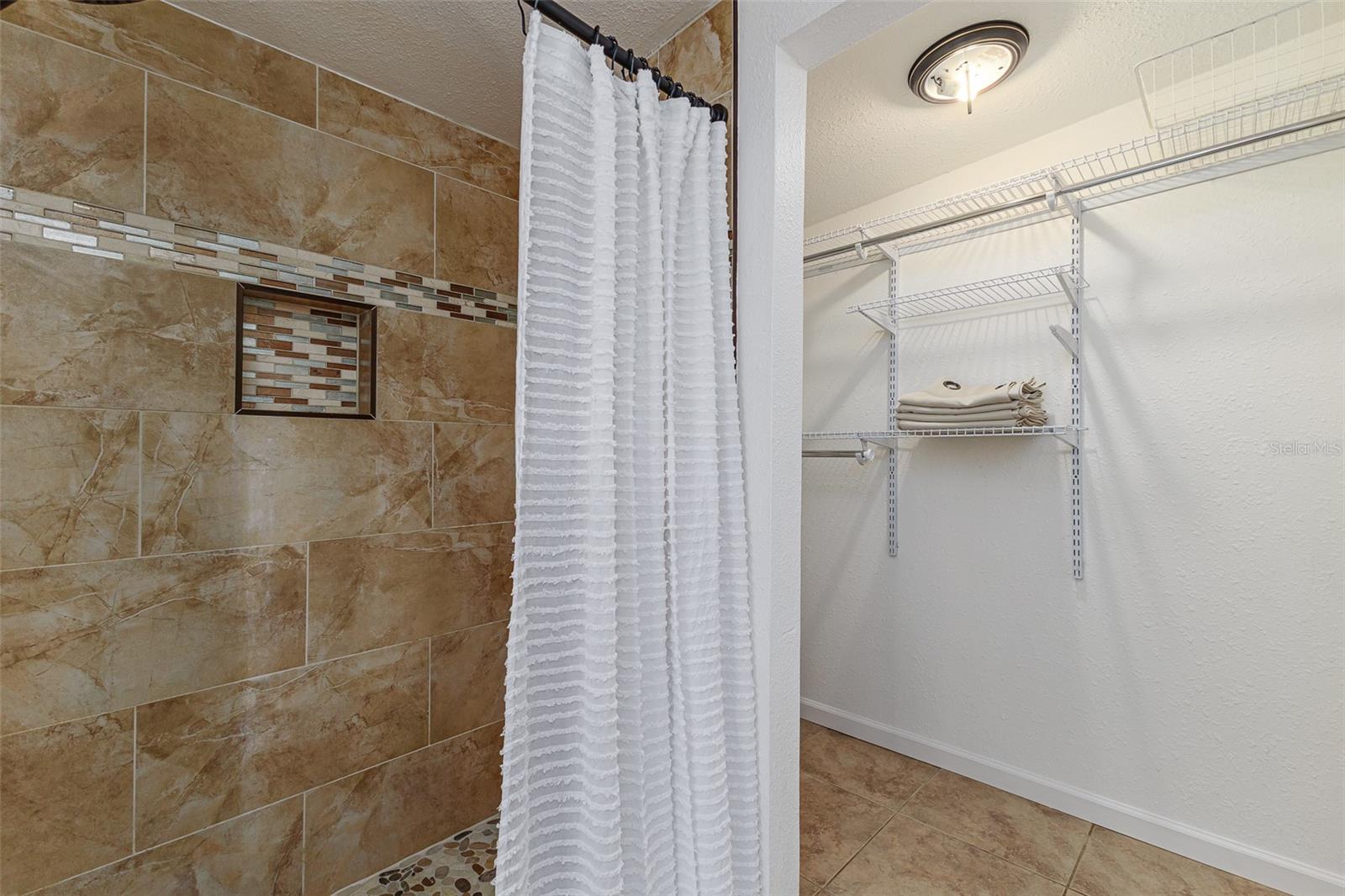 Image 32 of 46 For 516 Walnut Street