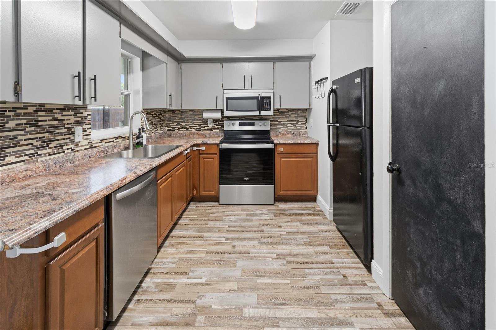 Image 11 of 35 For 223 Shore Drive