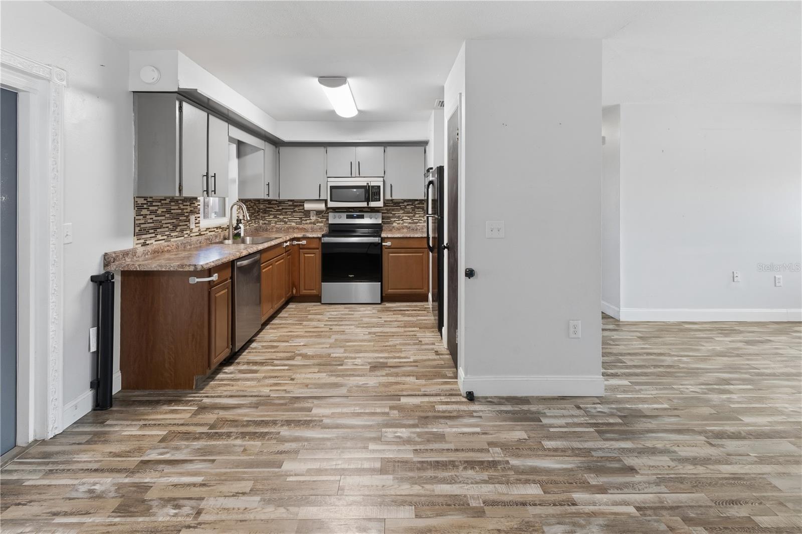 Image 12 of 35 For 223 Shore Drive