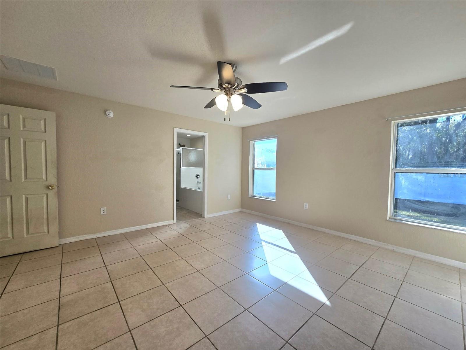 Image 10 of 23 For 1022 Rivershore Avenue