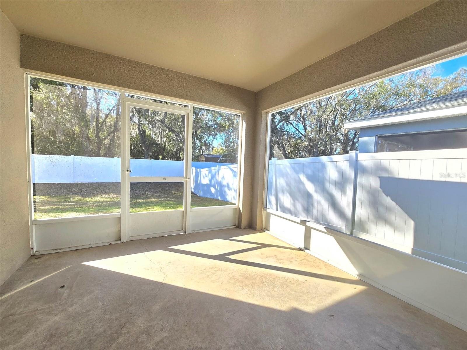 Image 21 of 23 For 1022 Rivershore Avenue