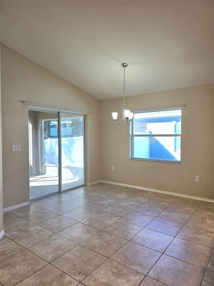 Image 7 of 23 For 1022 Rivershore Avenue