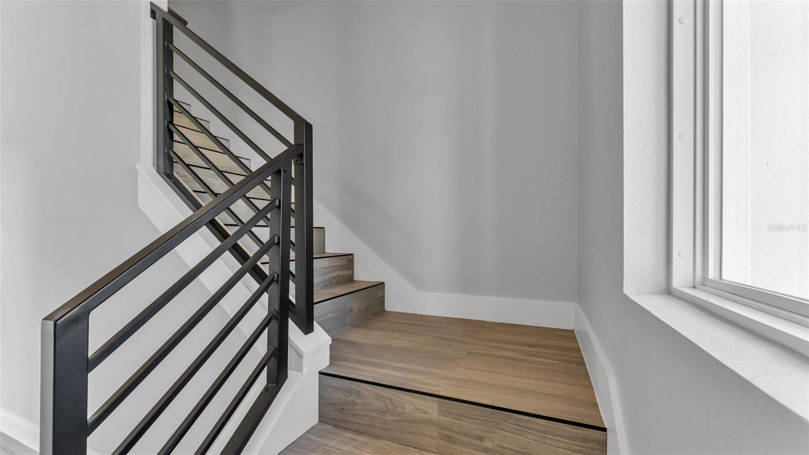 Image 32 of 49 For 1170 Windjammer Drive