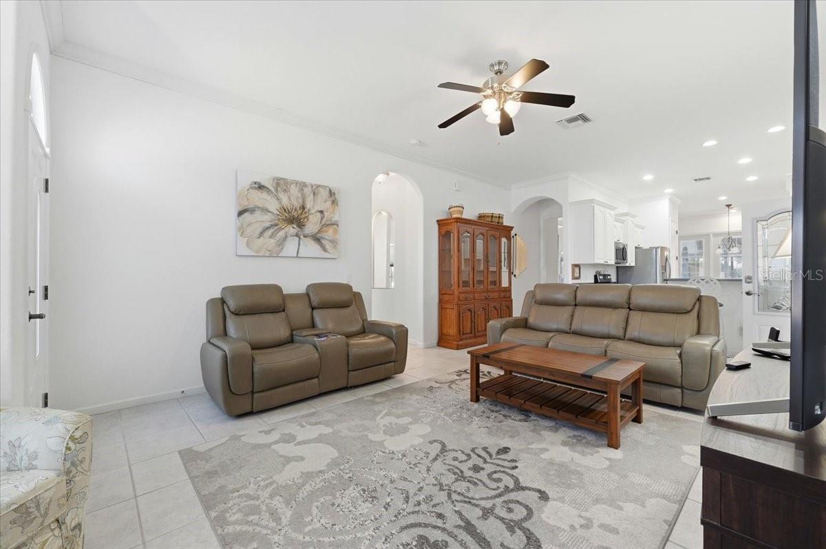 Image 16 of 41 For 322 Travelers Drive