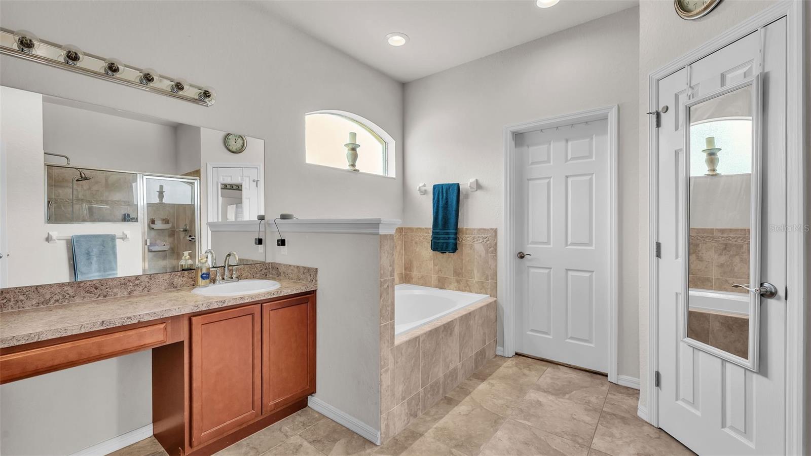 Image 20 of 56 For 2932 Blackwater Oaks Drive