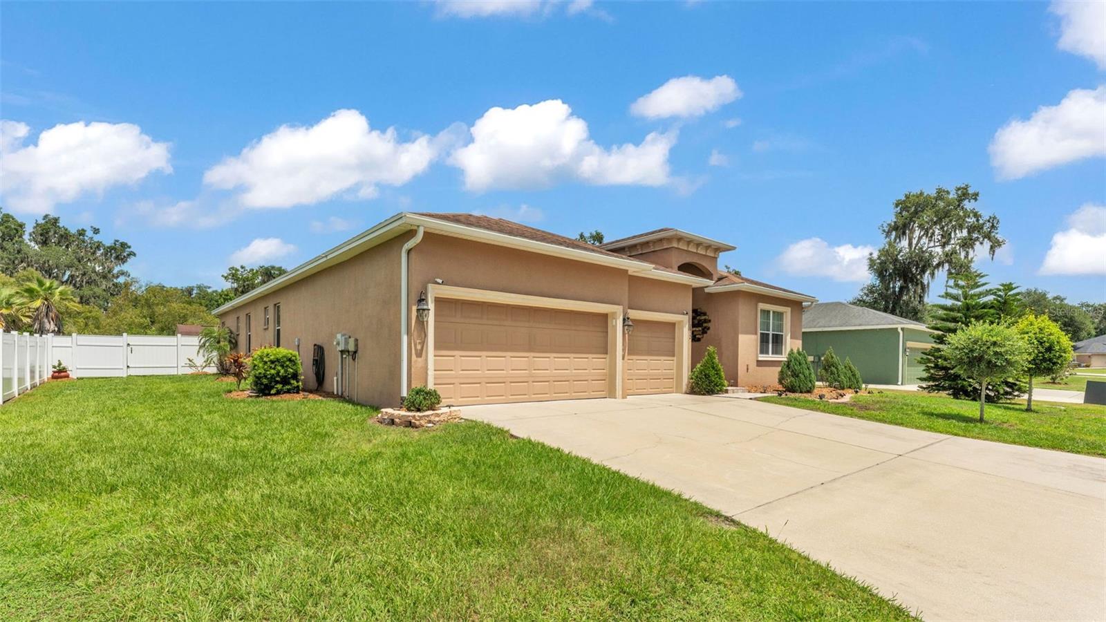 Image 54 of 56 For 2932 Blackwater Oaks Drive