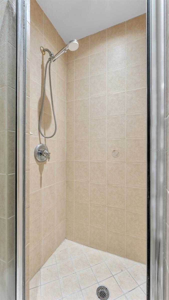 Image 17 of 39 For 6528 Sedgeford Drive