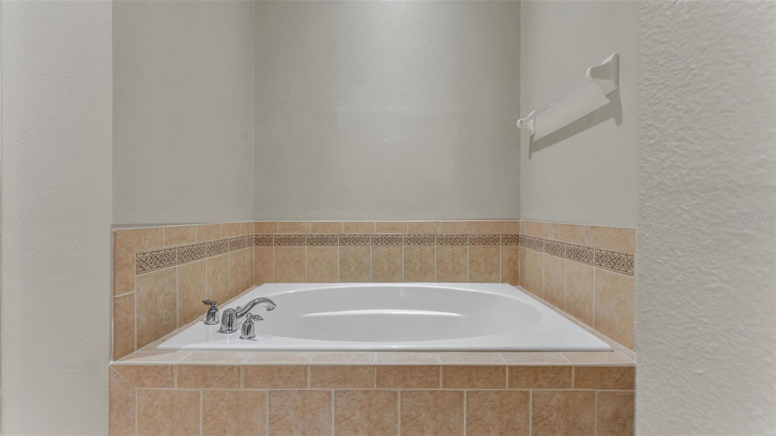 Image 18 of 39 For 6528 Sedgeford Drive