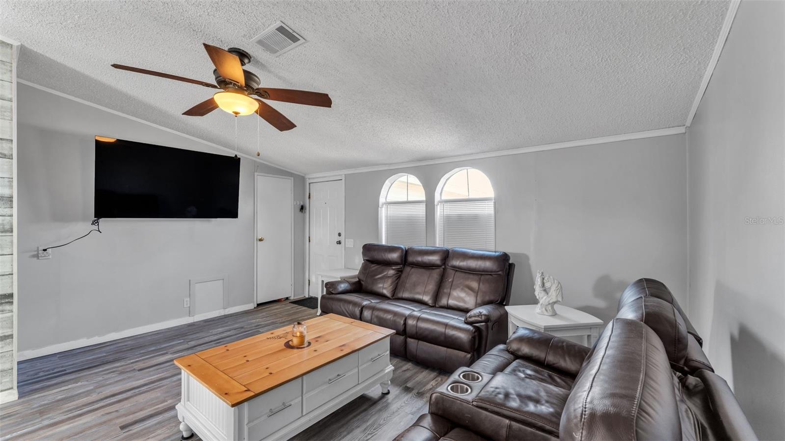 Image 14 of 37 For 31 Cactus Circle N