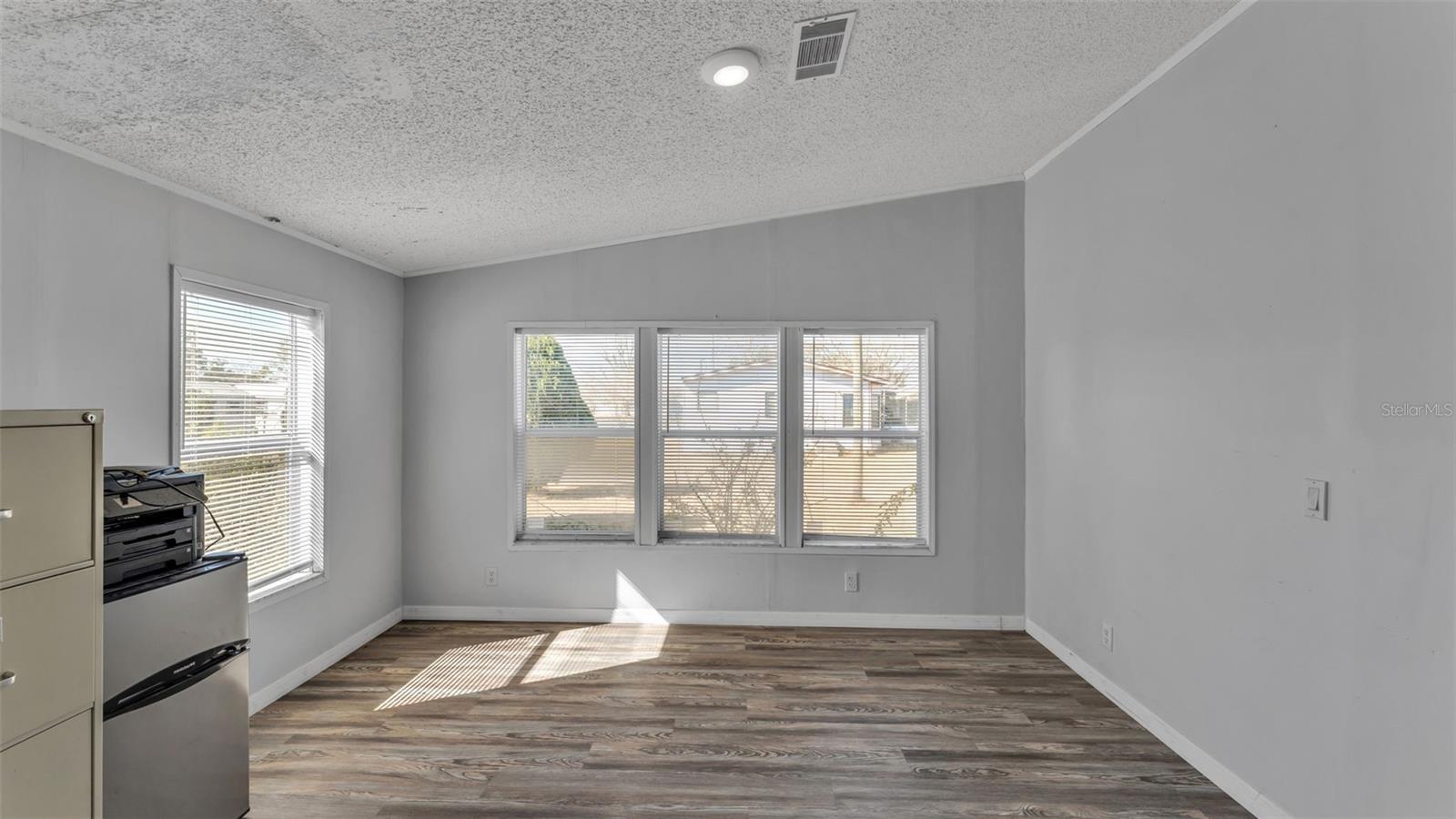 Image 23 of 37 For 31 Cactus Circle N