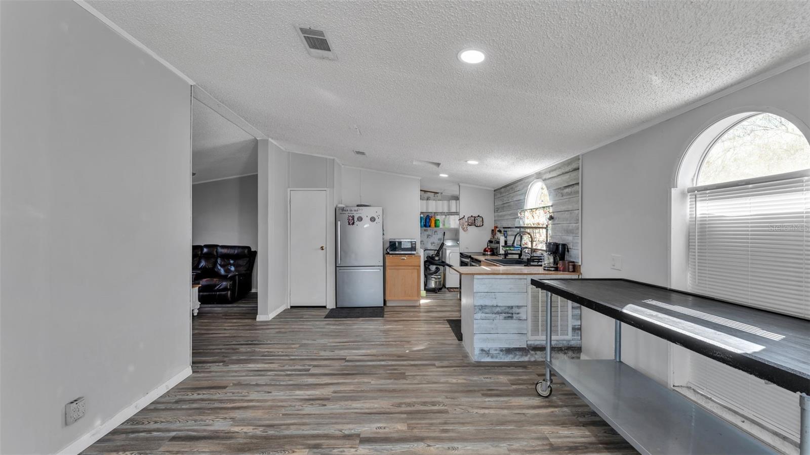 Image 24 of 37 For 31 Cactus Circle N