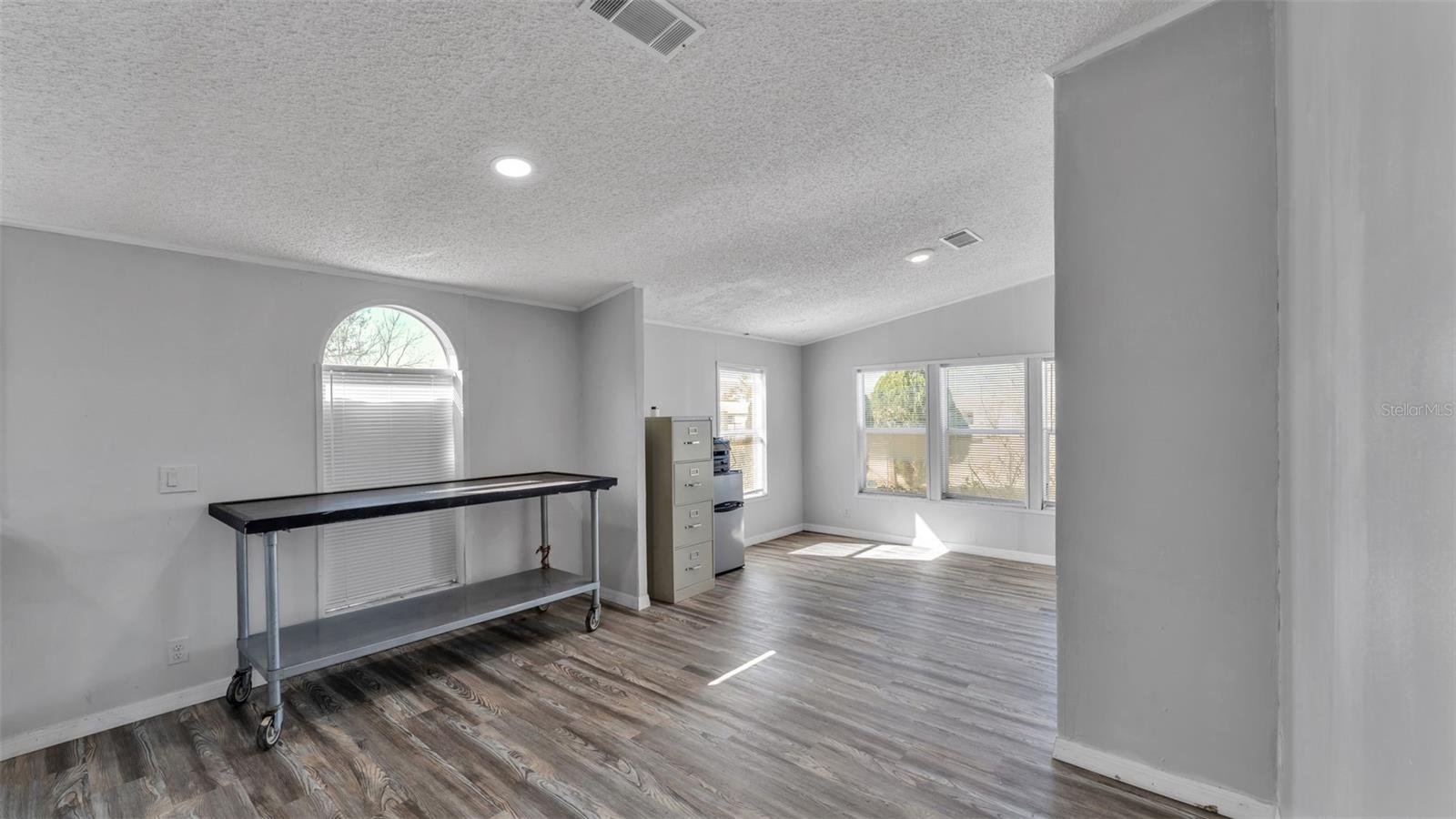 Image 25 of 37 For 31 Cactus Circle N