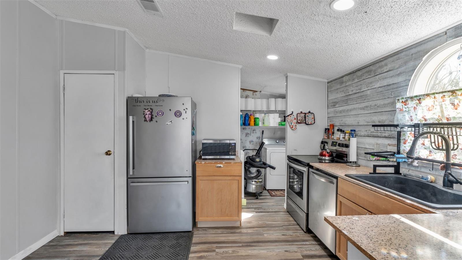 Image 26 of 37 For 31 Cactus Circle N