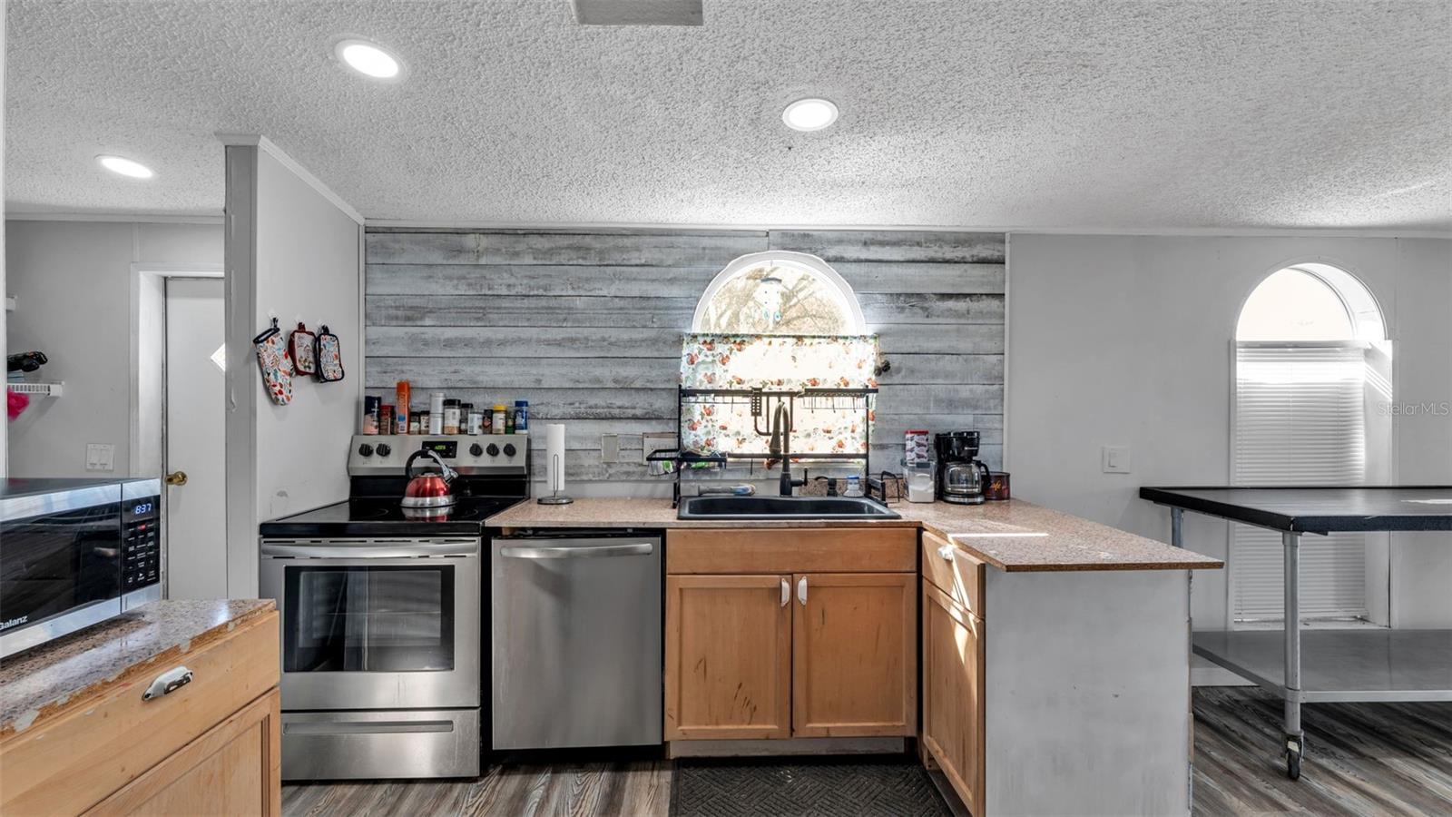 Image 27 of 37 For 31 Cactus Circle N