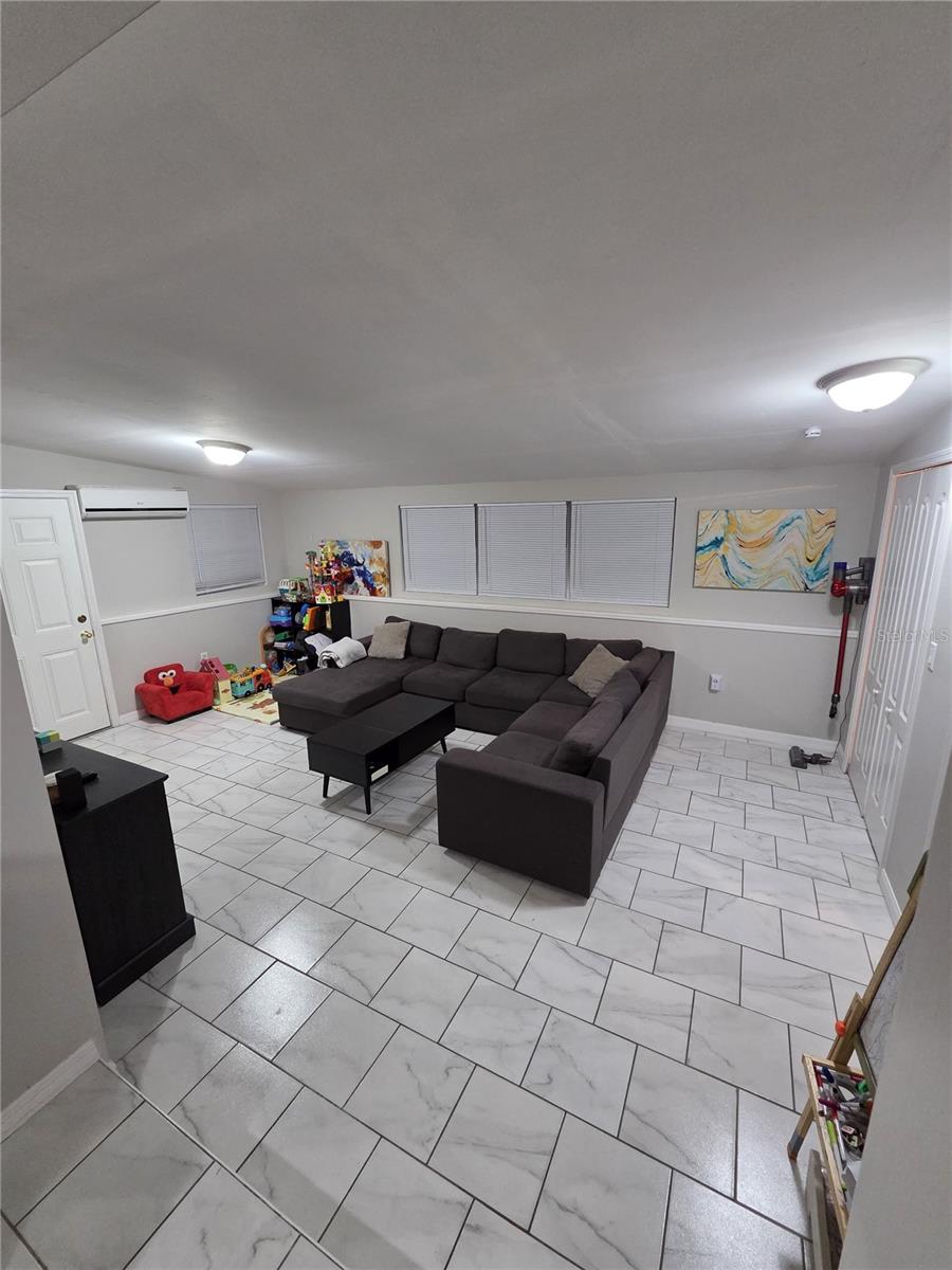 Image 11 of 50 For 1837 Lynncrest Road