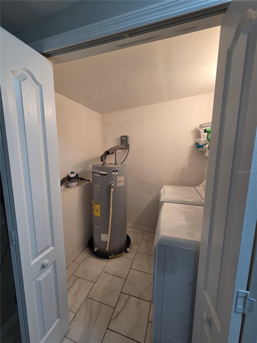 Image 15 of 50 For 1837 Lynncrest Road