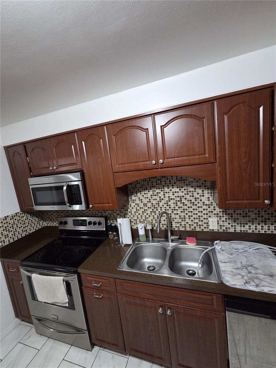 Image 19 of 50 For 1837 Lynncrest Road