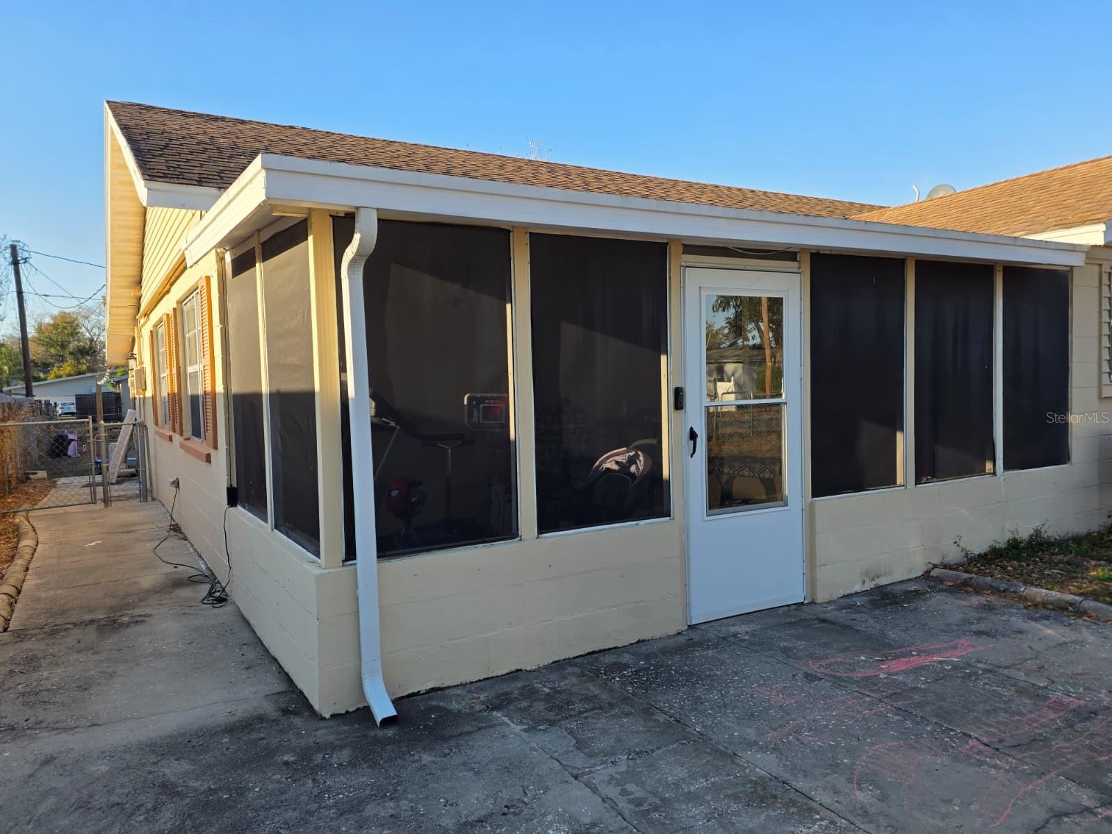 Image 3 of 50 For 1837 Lynncrest Road