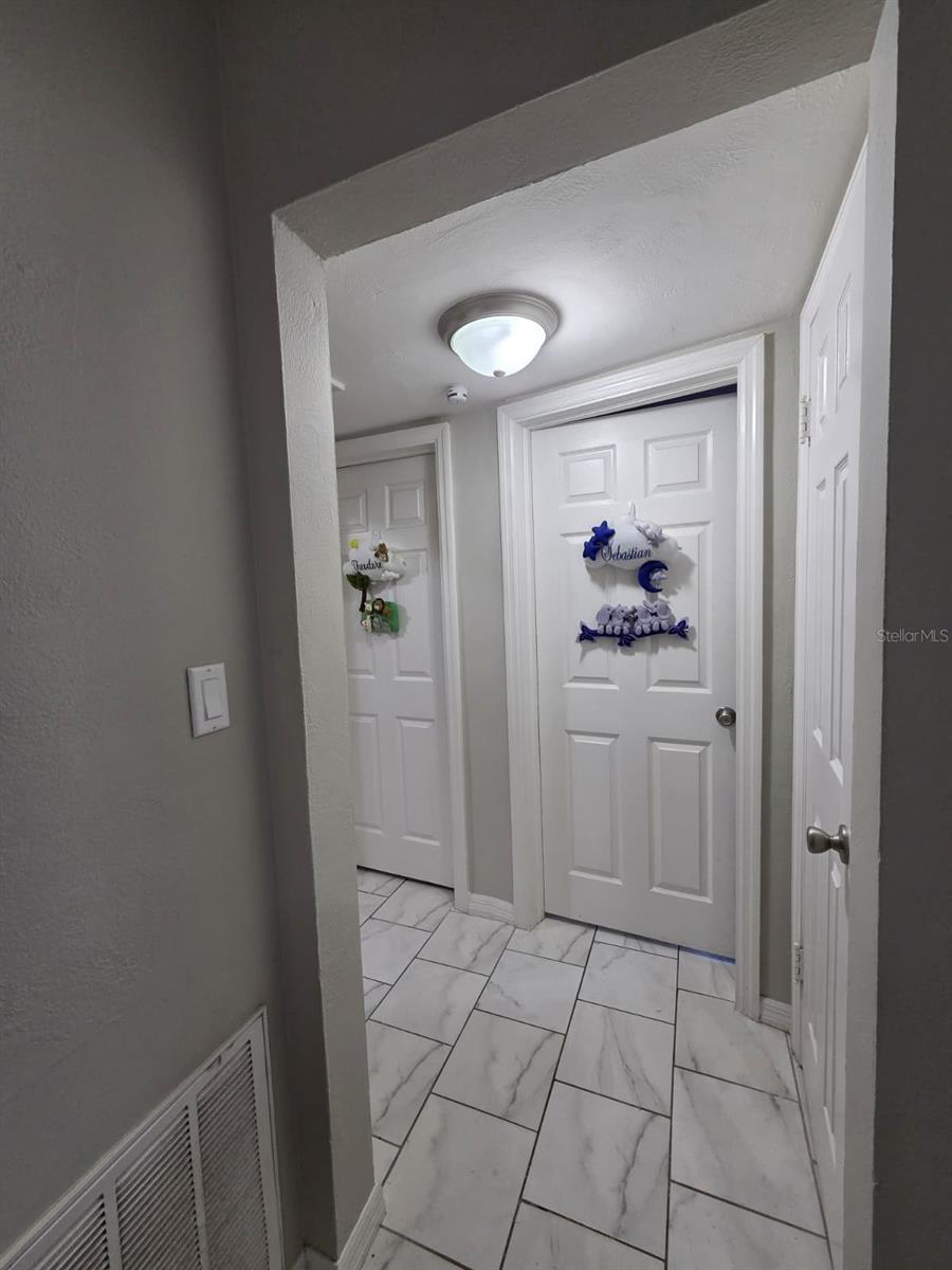 Image 30 of 50 For 1837 Lynncrest Road