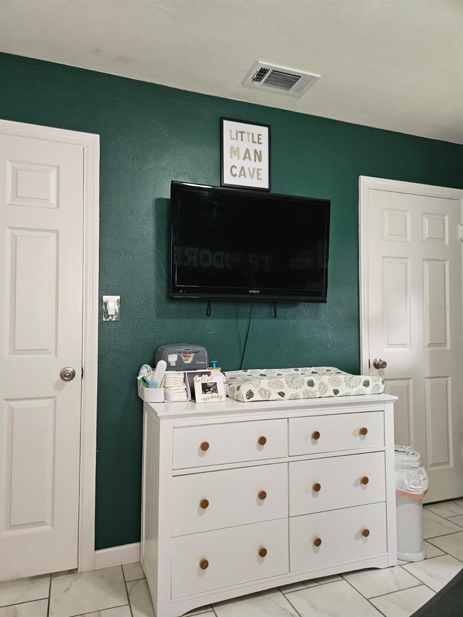 Image 37 of 50 For 1837 Lynncrest Road