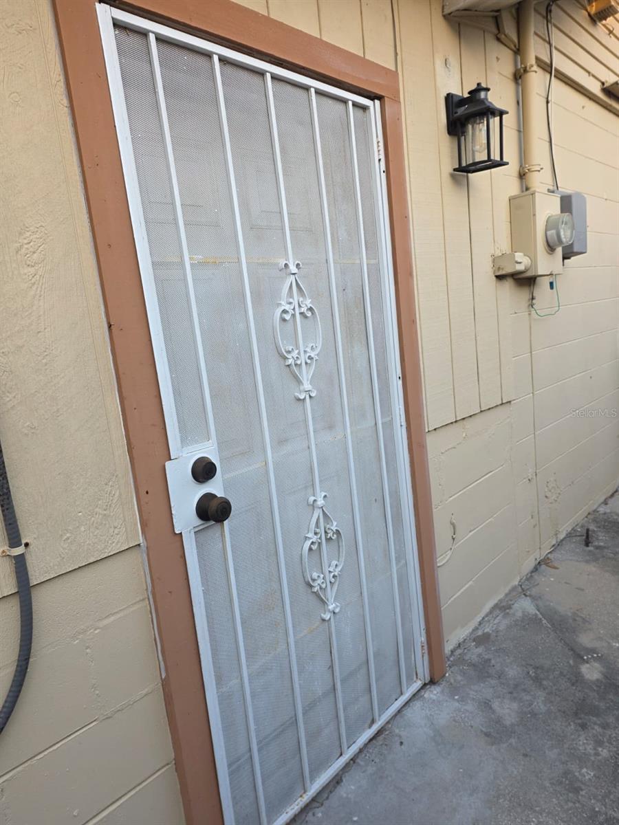 Image 40 of 50 For 1837 Lynncrest Road