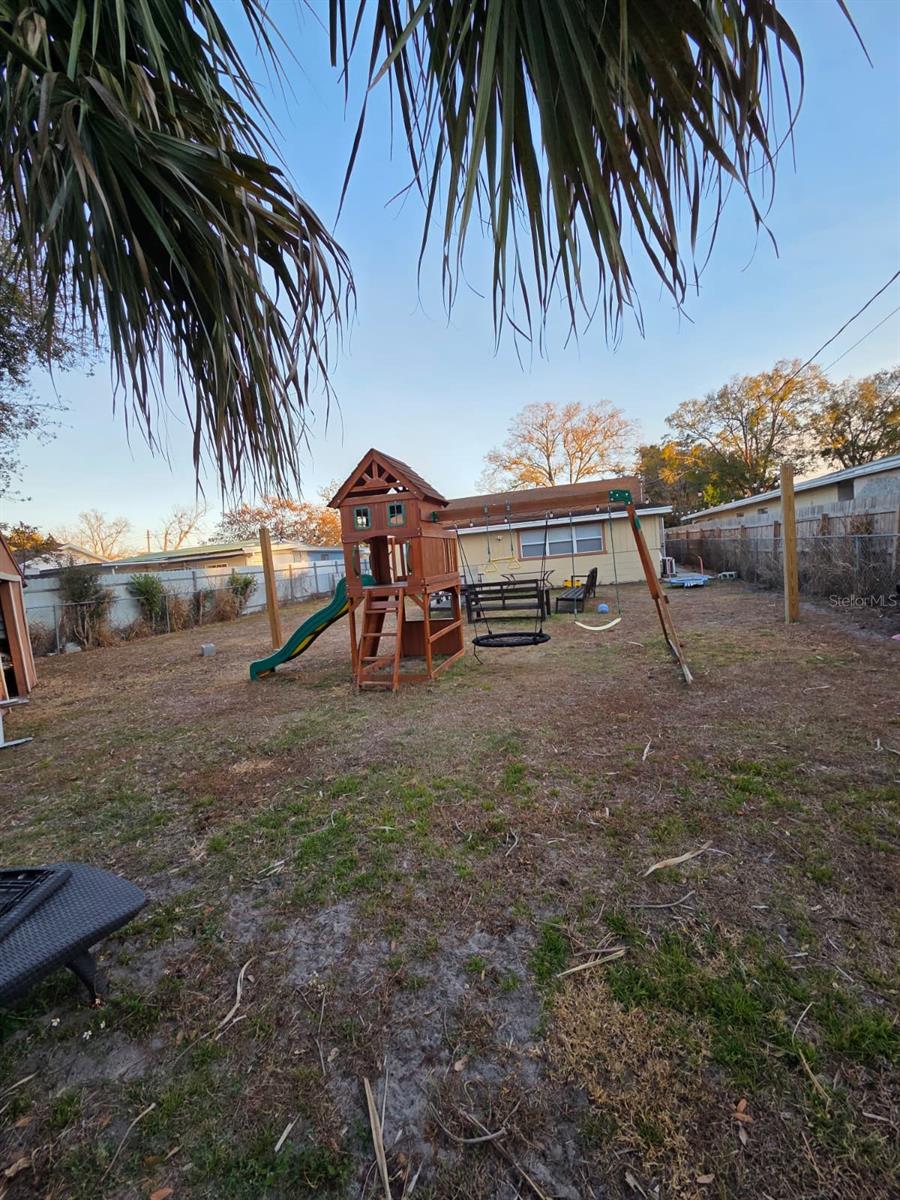 Image 43 of 50 For 1837 Lynncrest Road