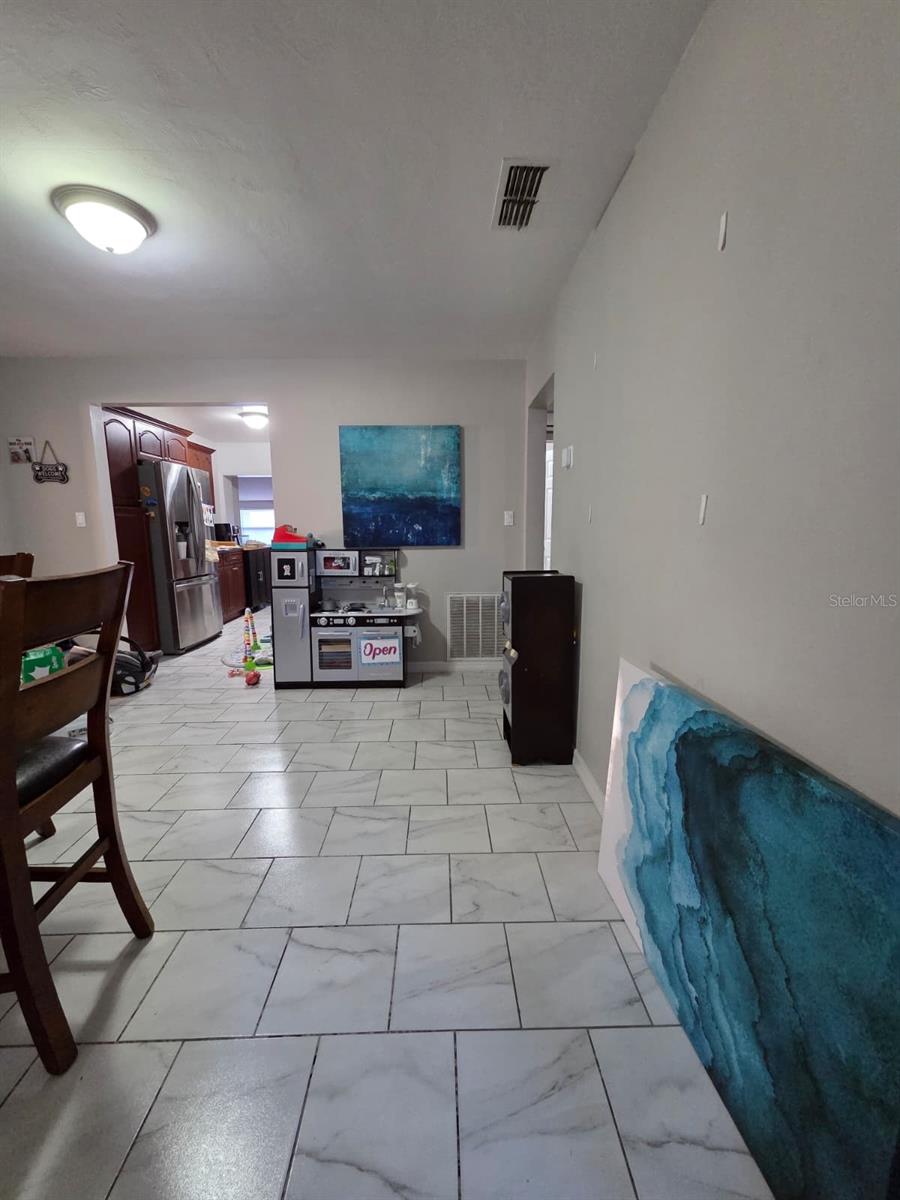 Image 7 of 50 For 1837 Lynncrest Road