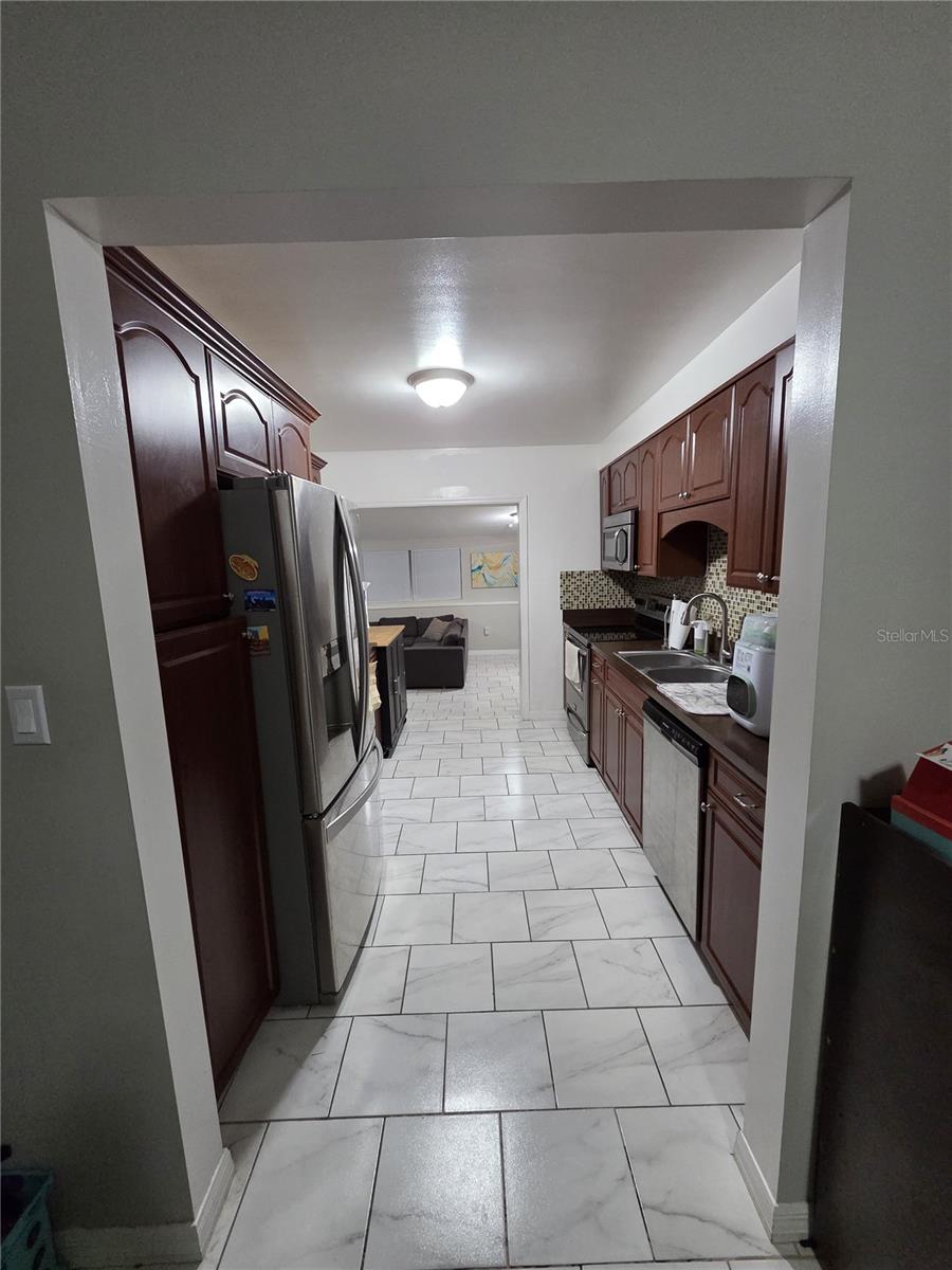 Image 8 of 50 For 1837 Lynncrest Road