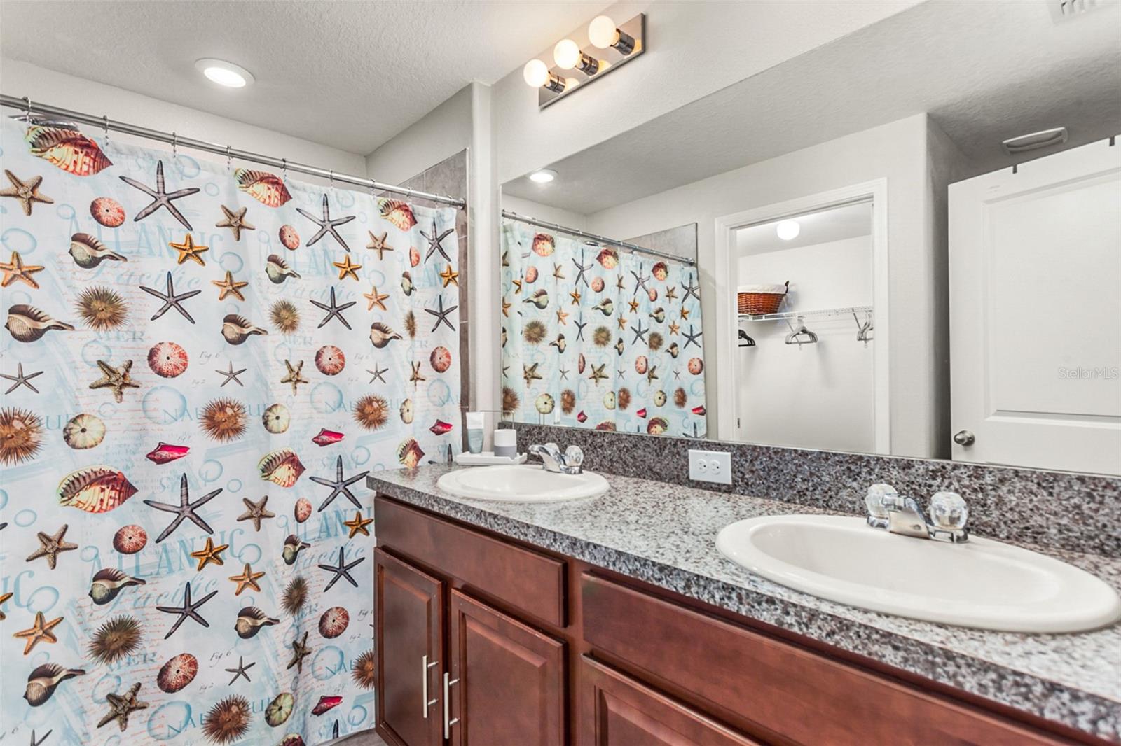 Image 15 of 28 For 10642 Lake Montauk Drive