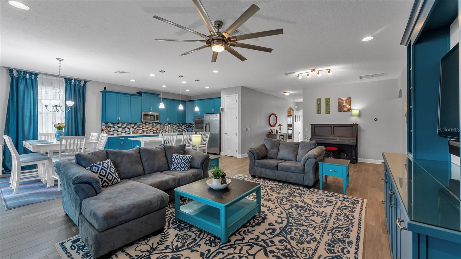 Image 20 of 68 For 1929 Via Lago Drive