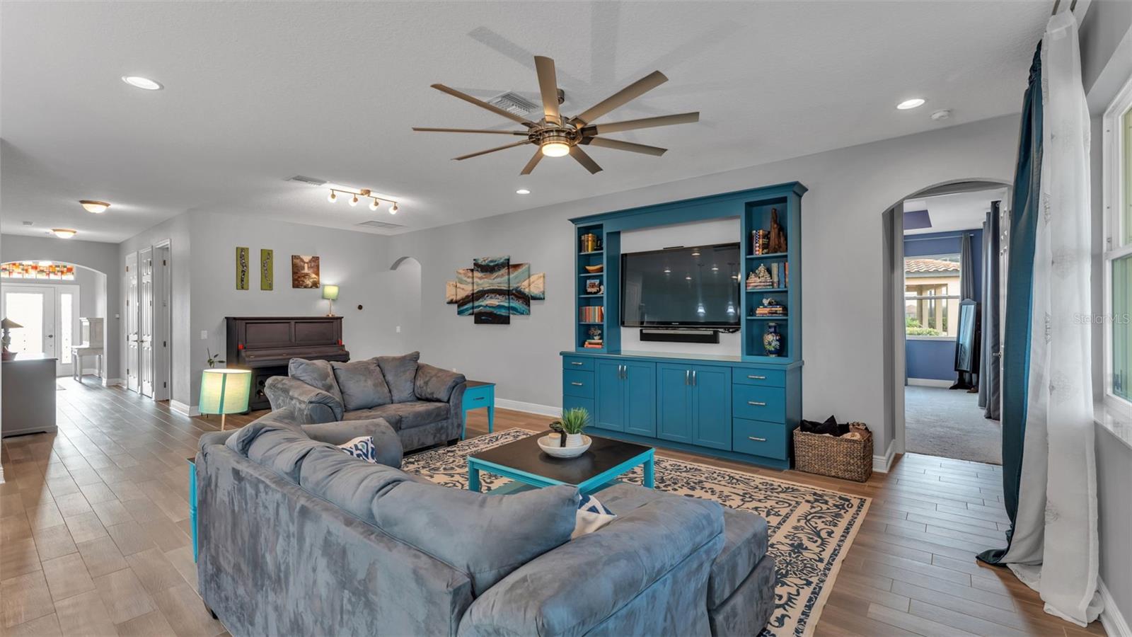 Image 21 of 68 For 1929 Via Lago Drive