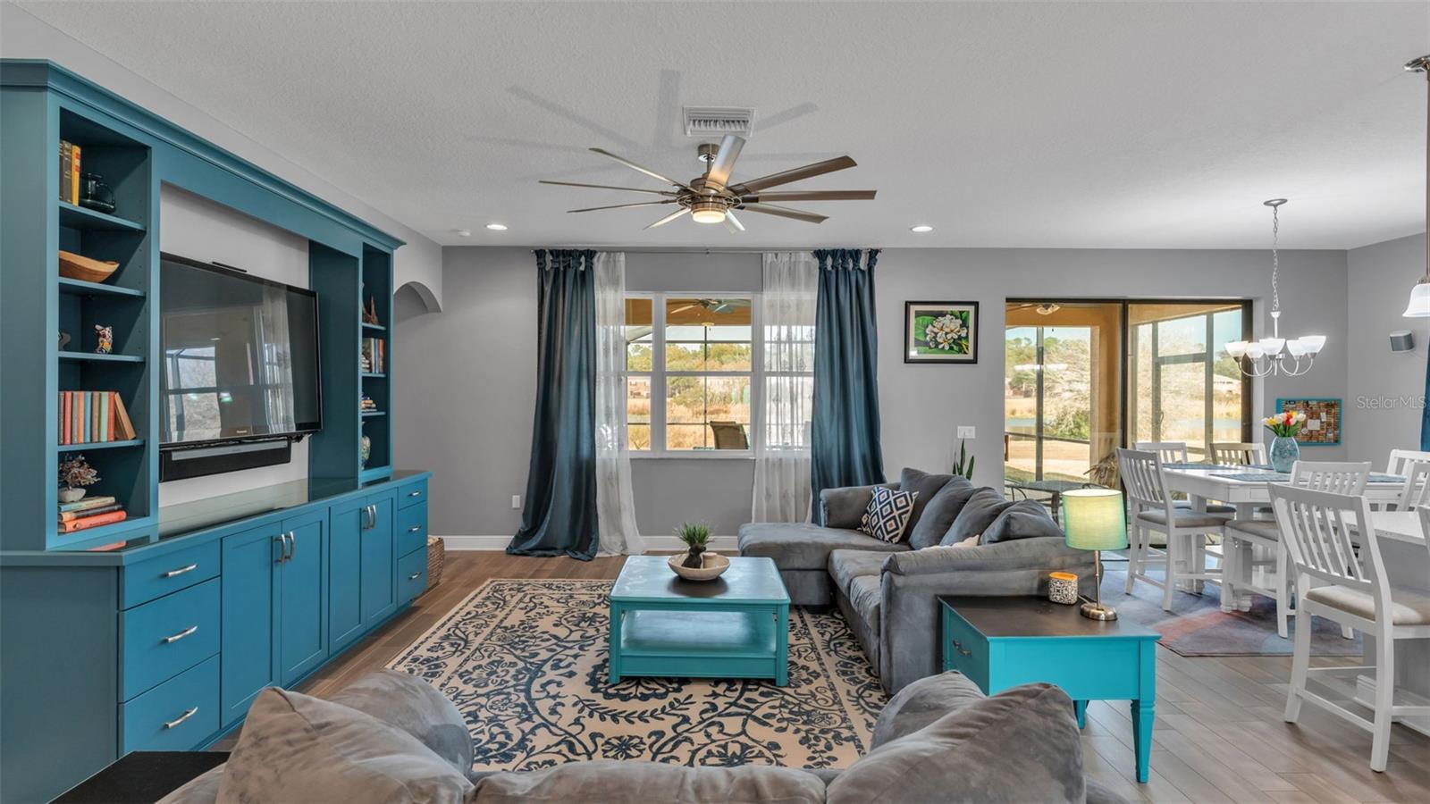 Image 23 of 68 For 1929 Via Lago Drive