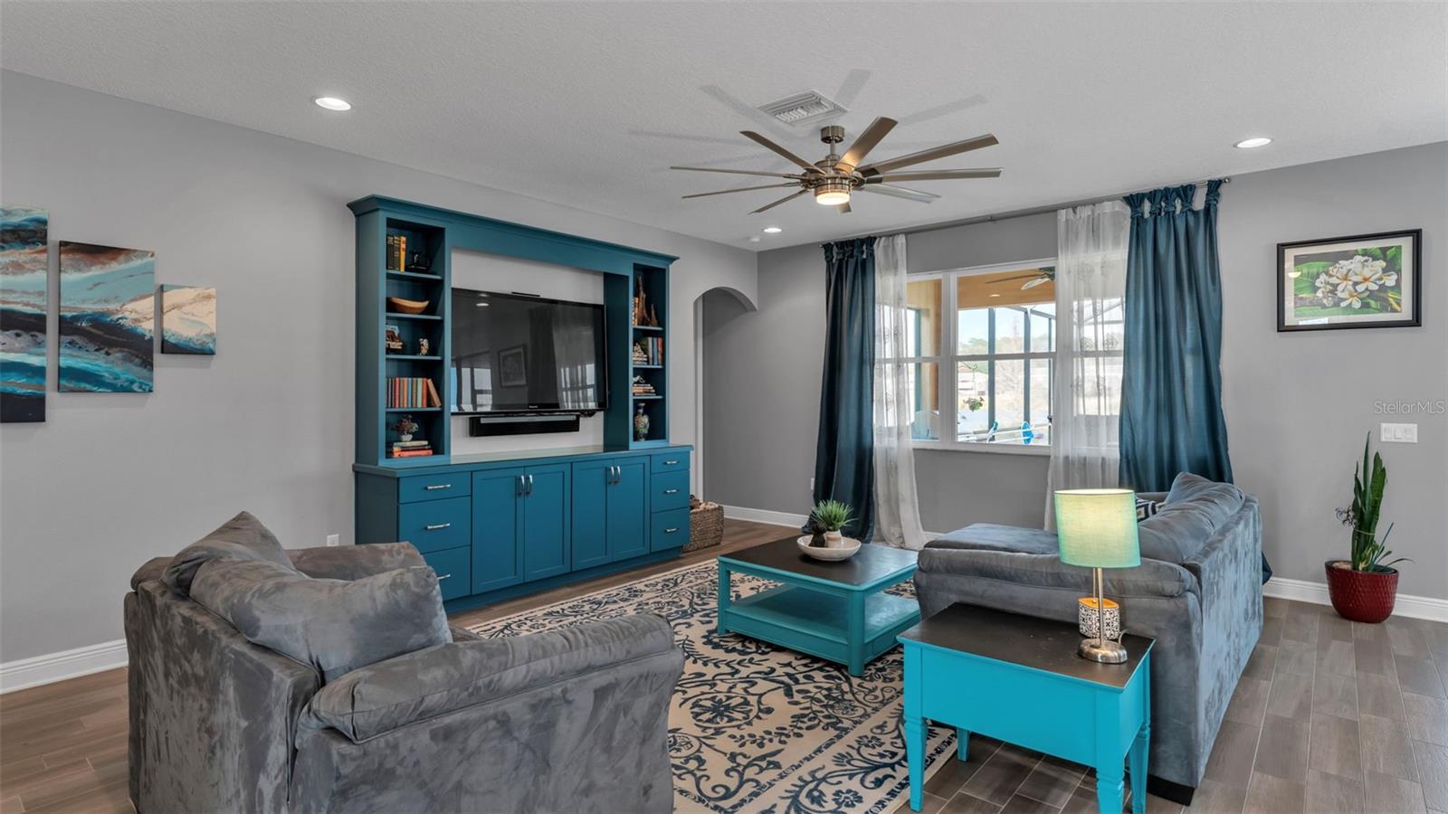 Image 24 of 68 For 1929 Via Lago Drive