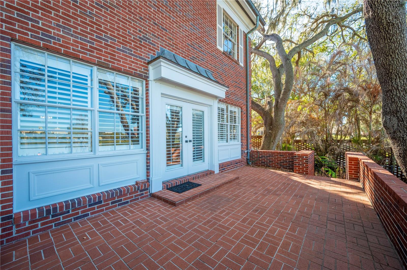 Image 21 of 54 For 155 Lake Morton Drive 1