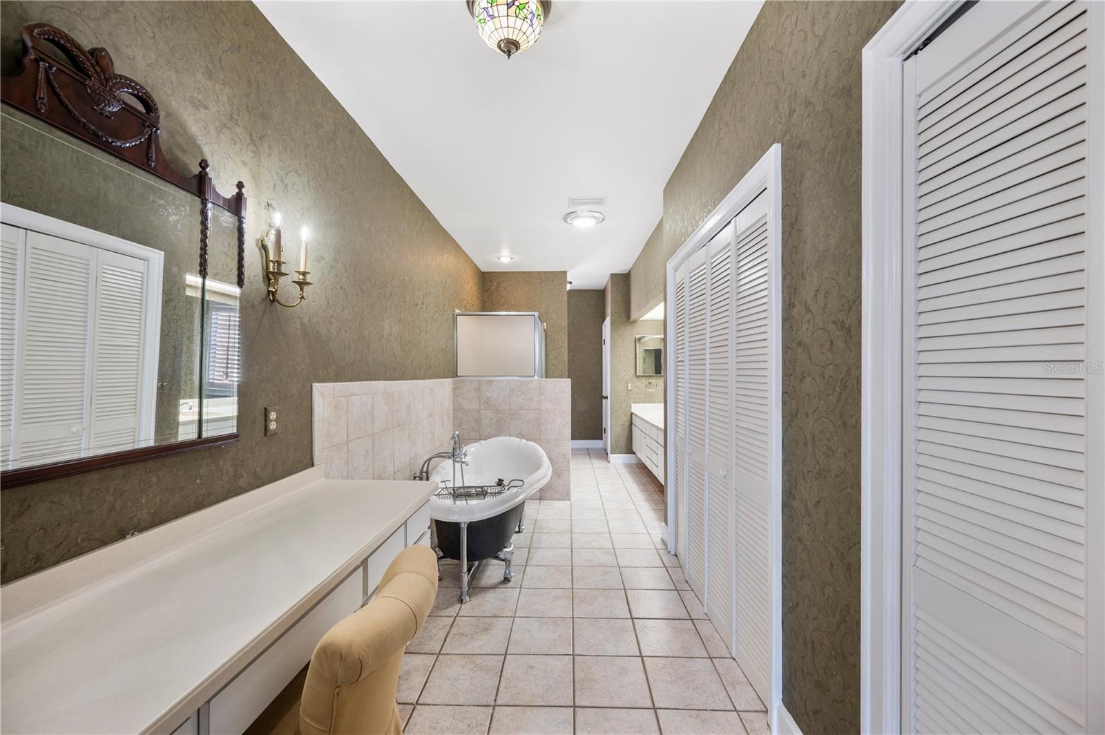 Image 30 of 54 For 155 Lake Morton Drive 1