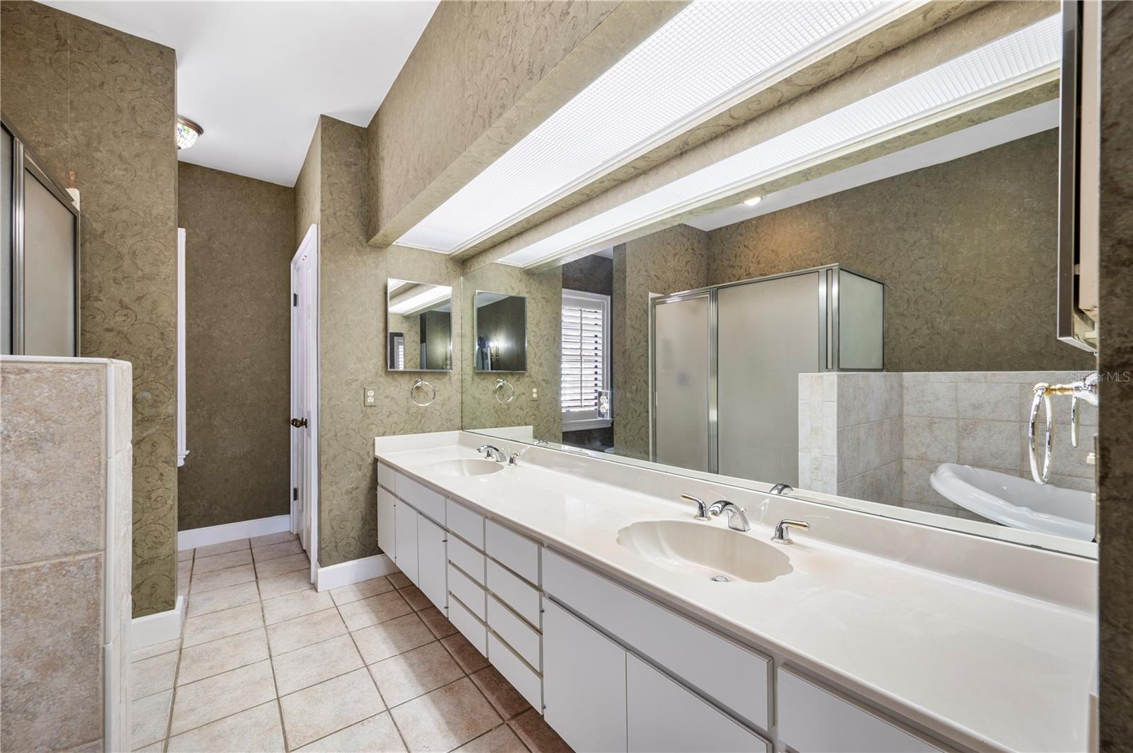 Image 34 of 54 For 155 Lake Morton Drive 1